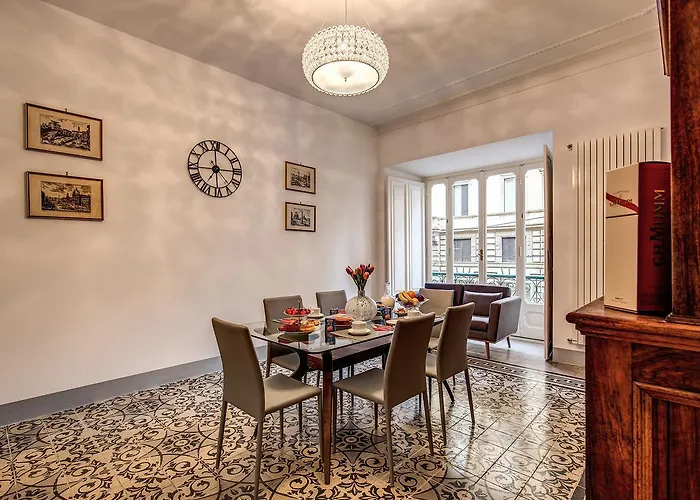 Feronia 招待所 4*